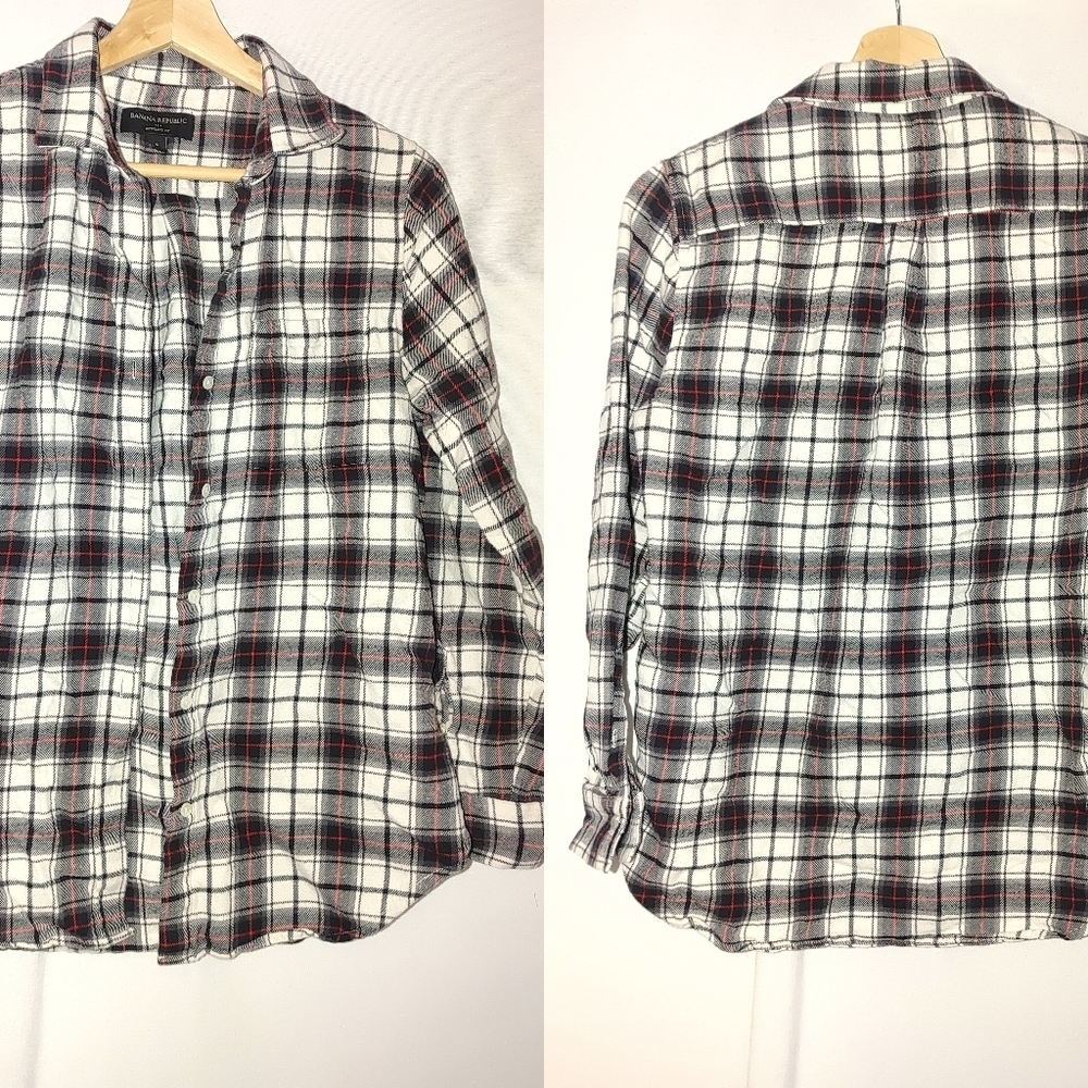 Banana Republic Boyfriend Fit Button Front Flannel Shirt Black White Red Plaid S